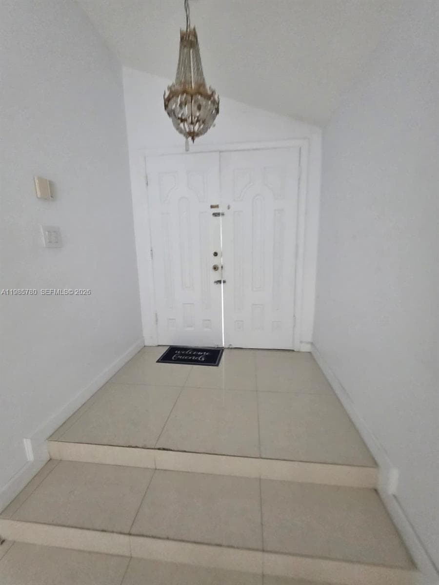 710 SW 99th Ct Cir, Miami FL 33174 photo 2