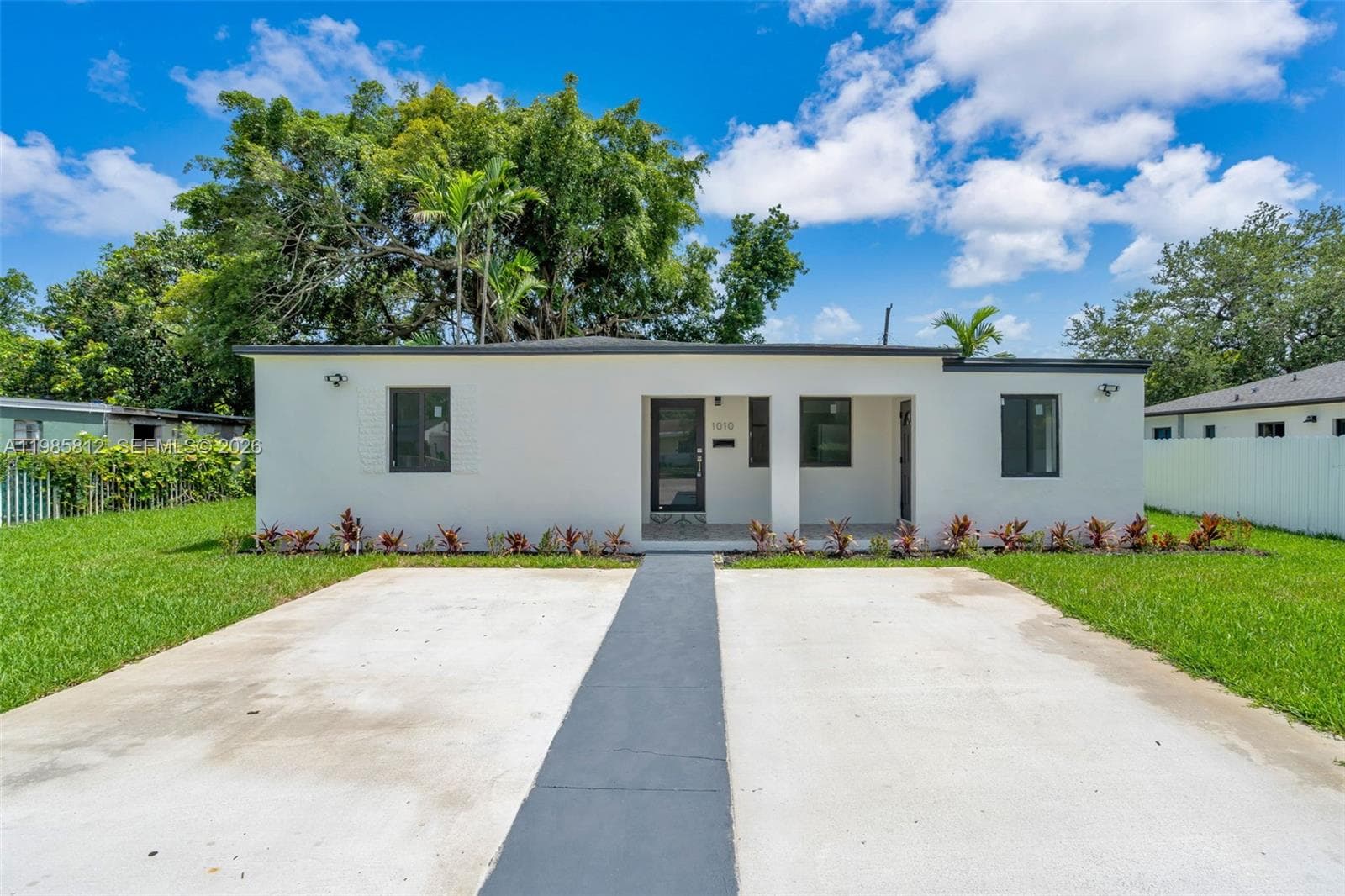1010 NE 140th St, North Miami FL 33161 photo 2