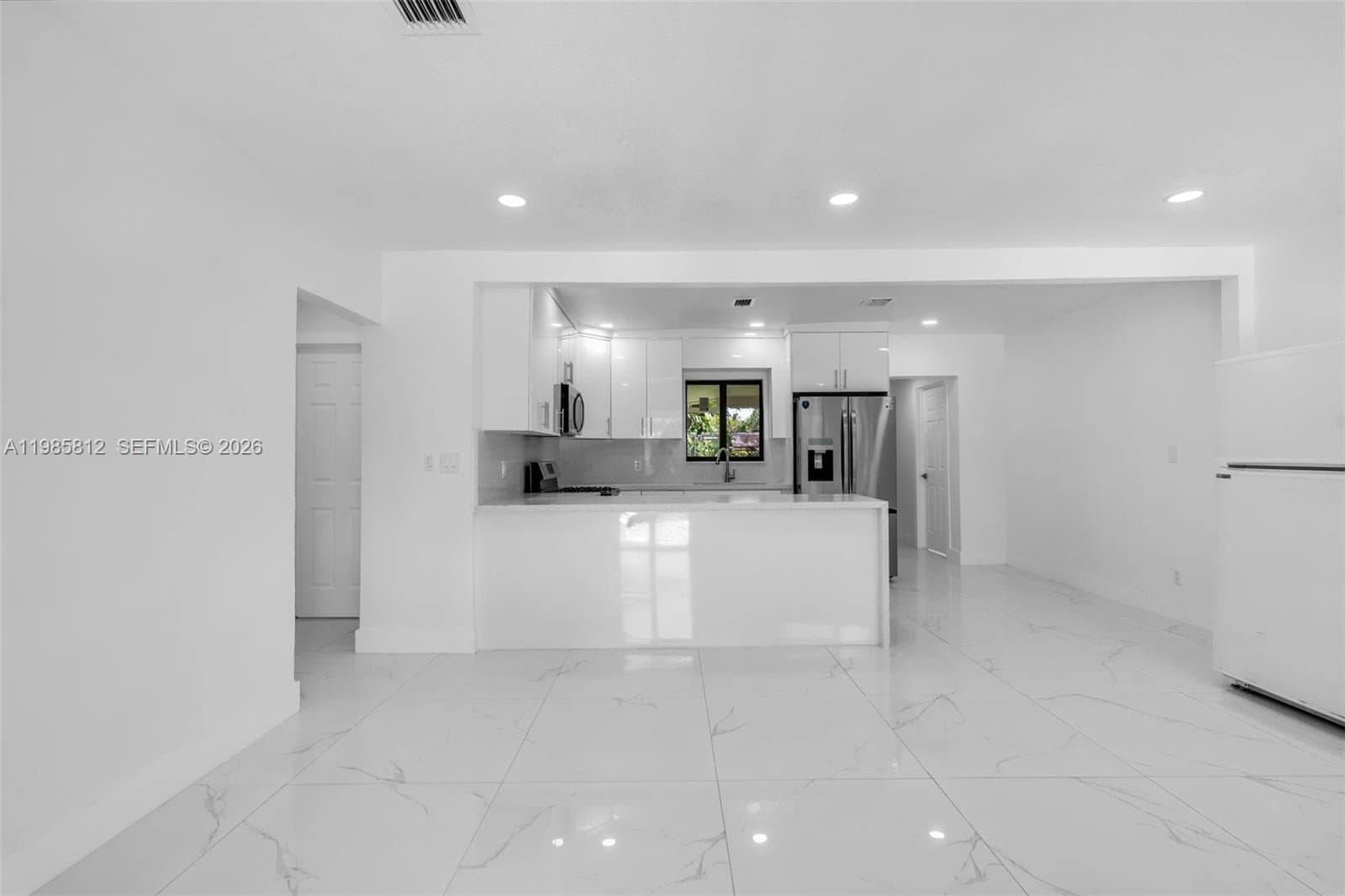 1010 NE 140th St, North Miami FL 33161 photo 3