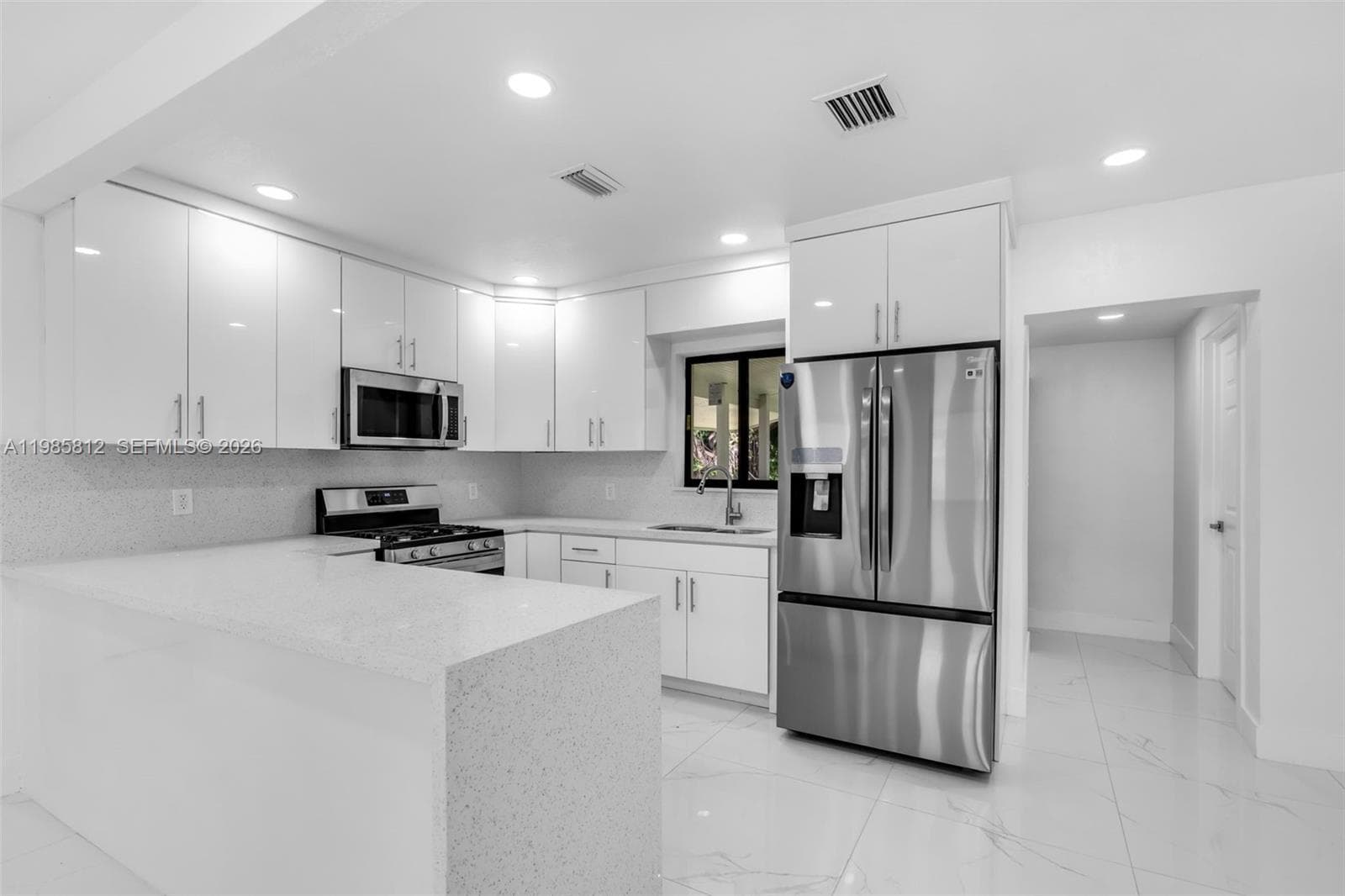1010 NE 140th St, North Miami FL 33161 photo 5