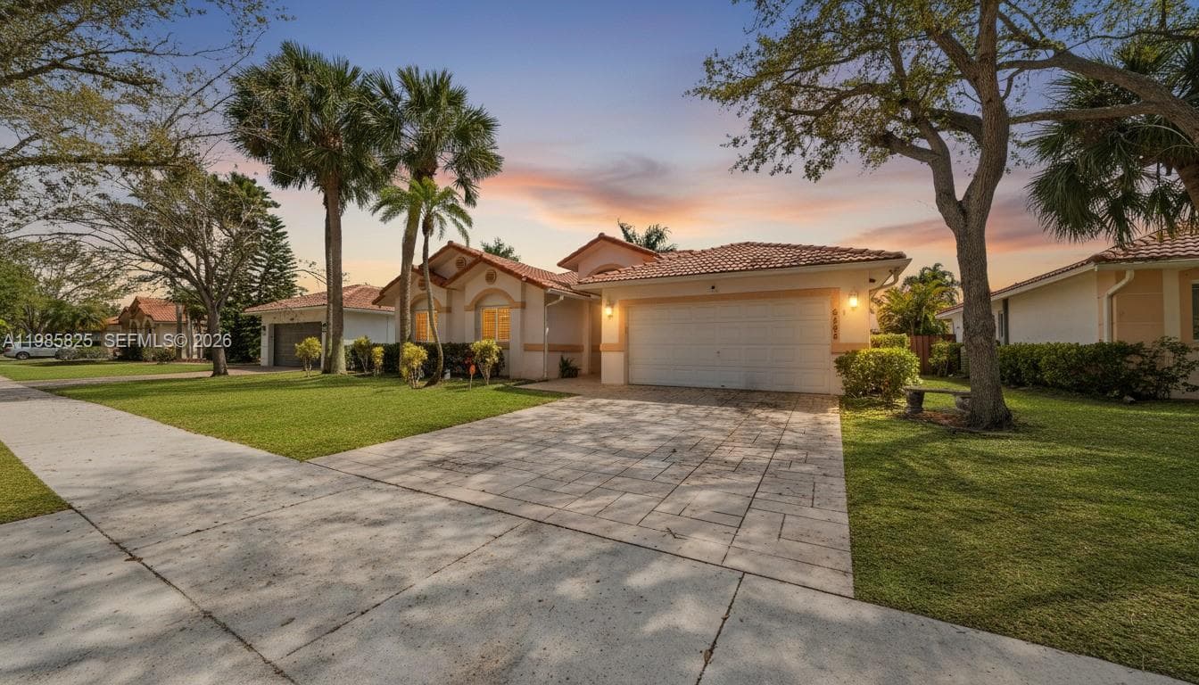16898 Crestview Ln, Weston FL 33326