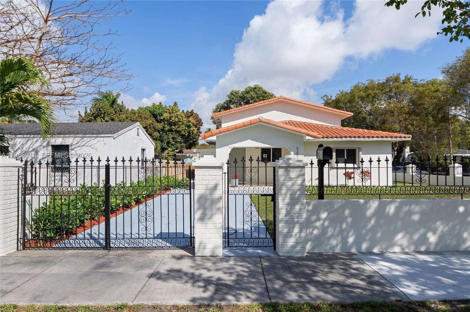 5251 SW 6th St, Miami FL 33134 photo 3