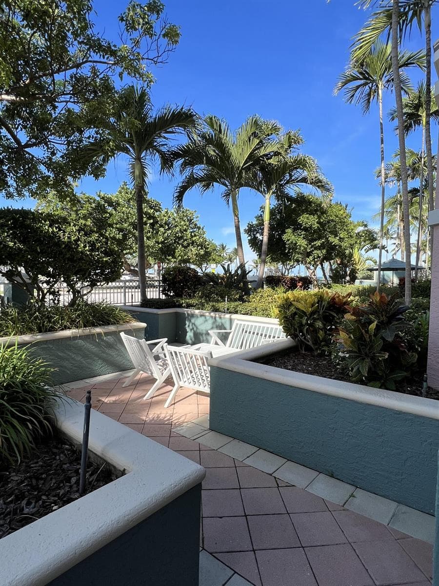 2051 SE 3rd Street, Deerfield Beach FL 33441 photo 4