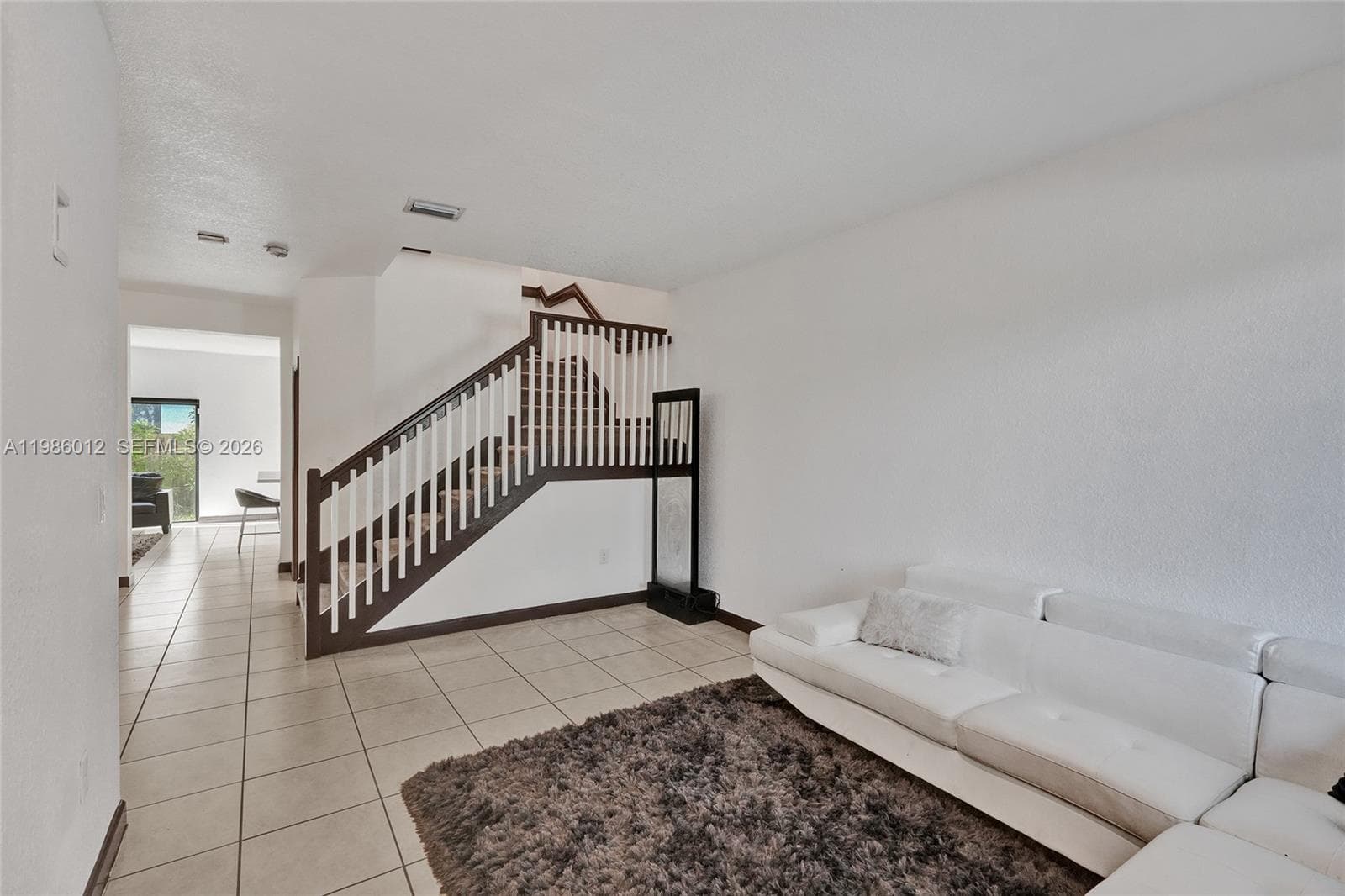 408 NE 212th Ter, Miami FL 33179 photo 2