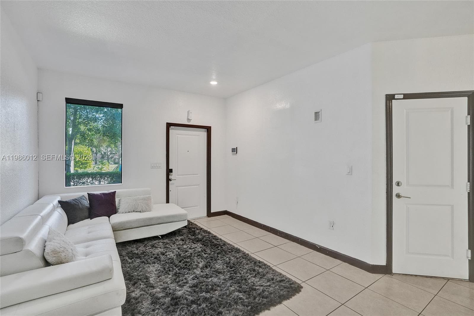 408 NE 212th Ter, Miami FL 33179 photo 4
