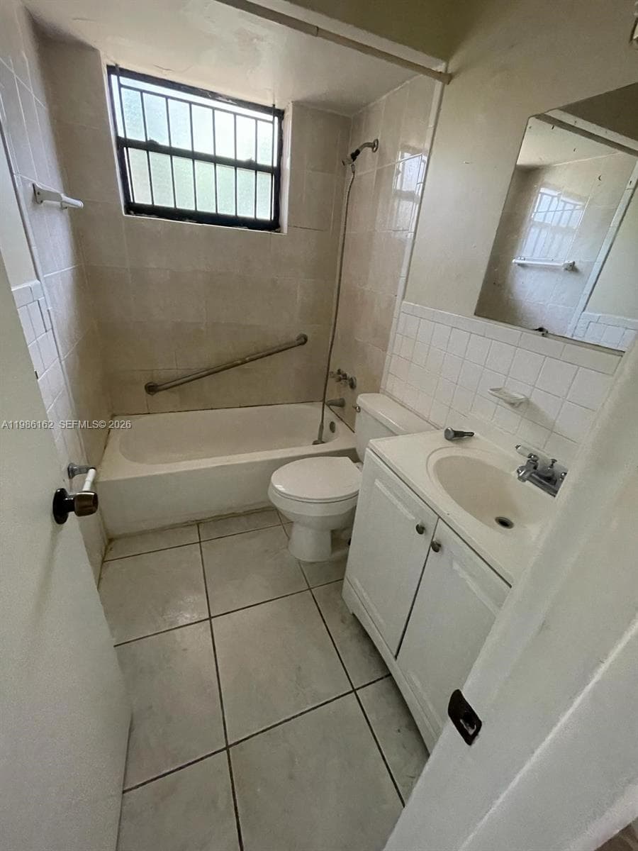 1941 NW 152nd Ter, Miami Gardens FL 33054 photo 3
