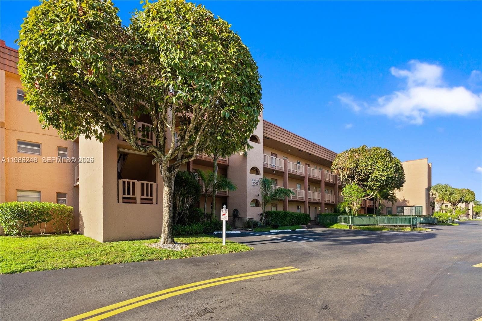 9540 Sunrise Lakes Blvd # 103, Sunrise FL 33322 photo 2