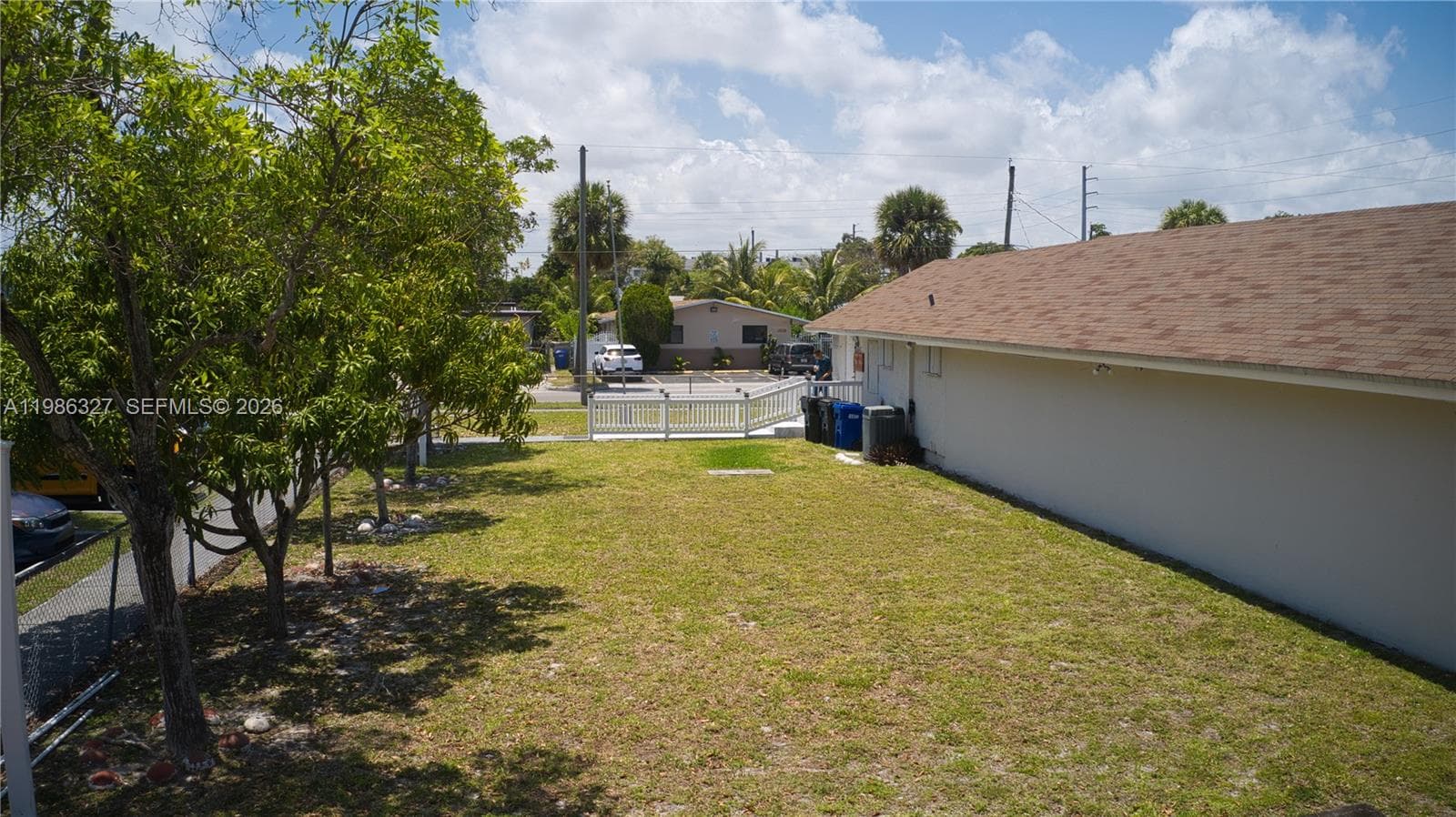 15947 NE 19th Pl, North Miami Beach FL 33162 photo 3