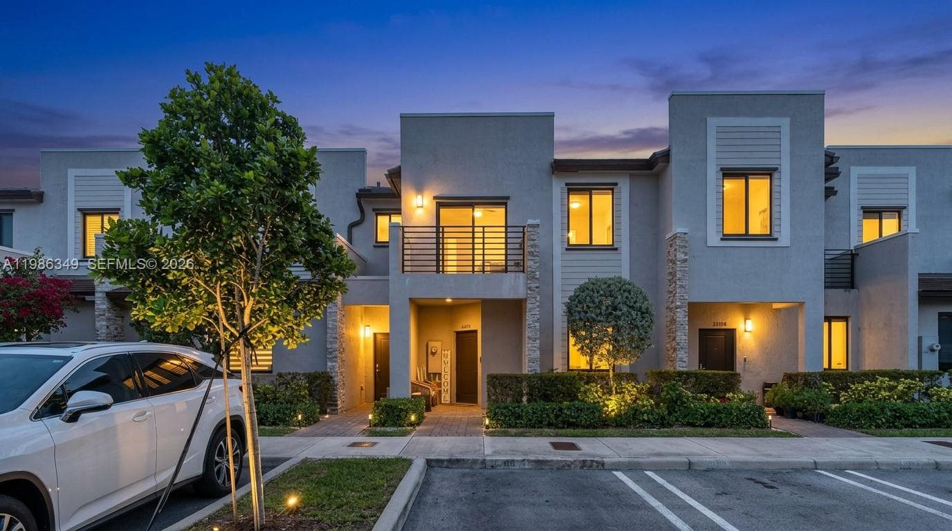 21068 NE 8th Ave, Miami FL 33179 photo 3
