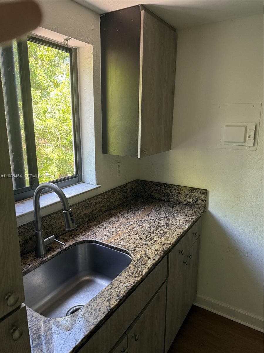 180 NE 71st St # 9, Miami, FL 33138 photo 5