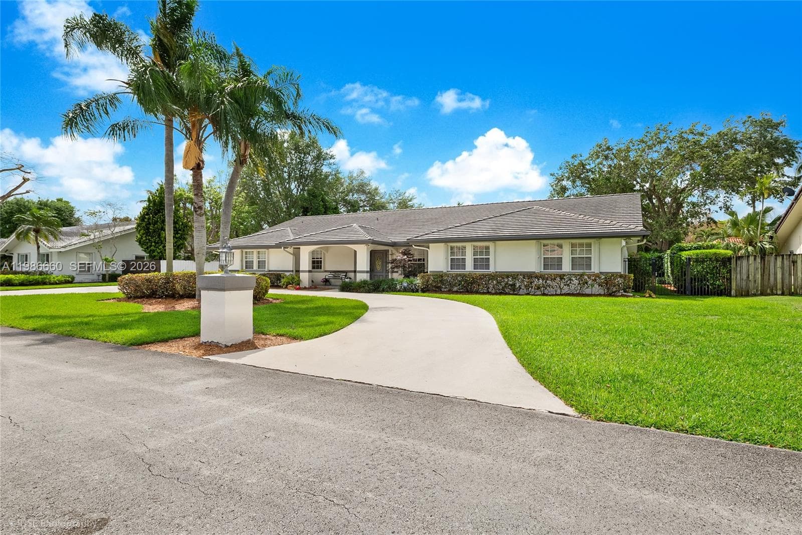 10422 SW 121st St, Miami FL 33176 photo 3