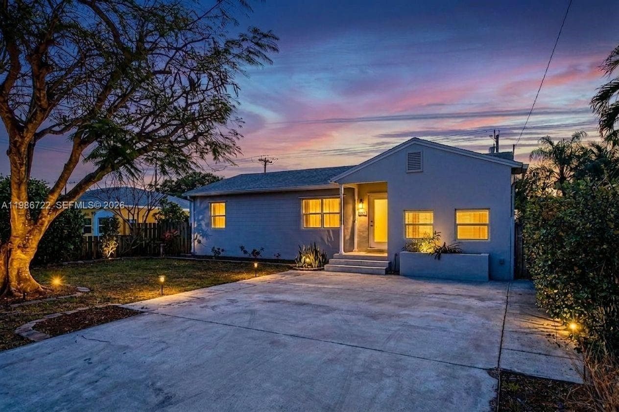 1508 Funston St, Hollywood FL 33020 photo 2