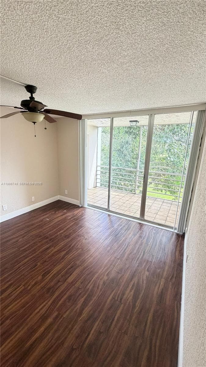 9461 Evergreen Pl # 305, Davie FL 33324 photo 5