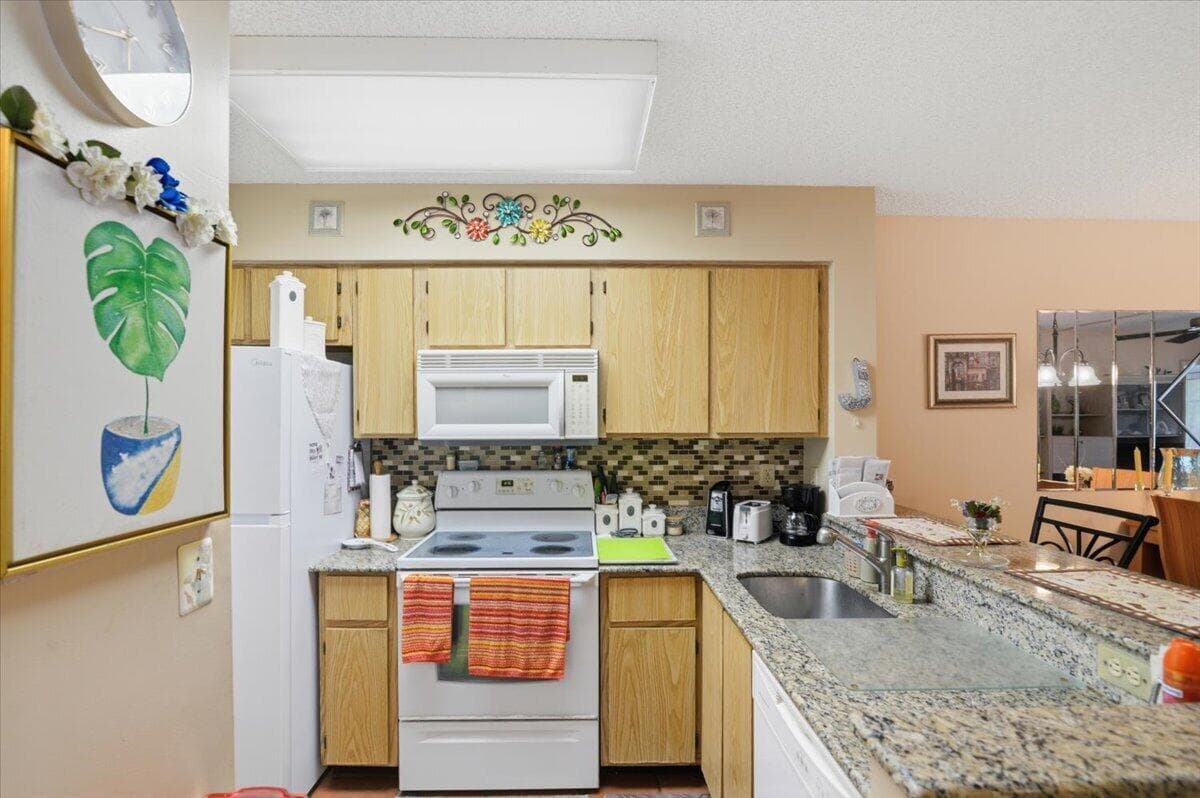 2220 N Cypress Bend Drive # 410, Pompano Beach FL 33069 photo 4