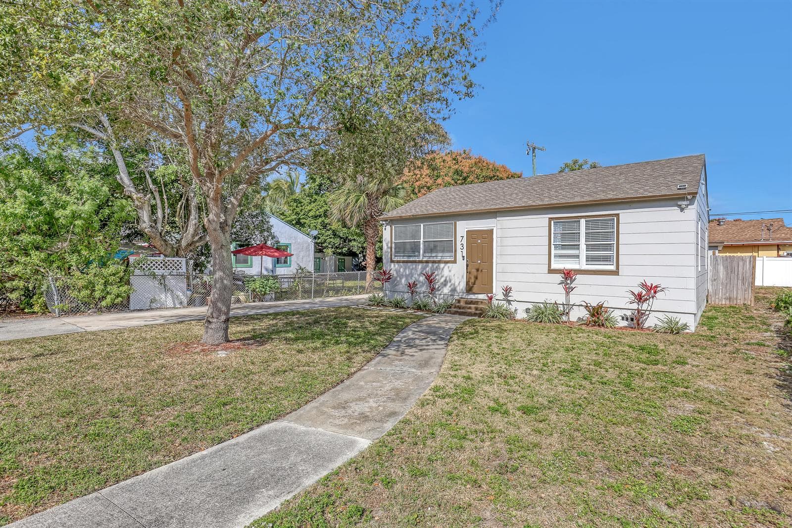 731 50th Street, West Palm Beach FL 33407 photo 2