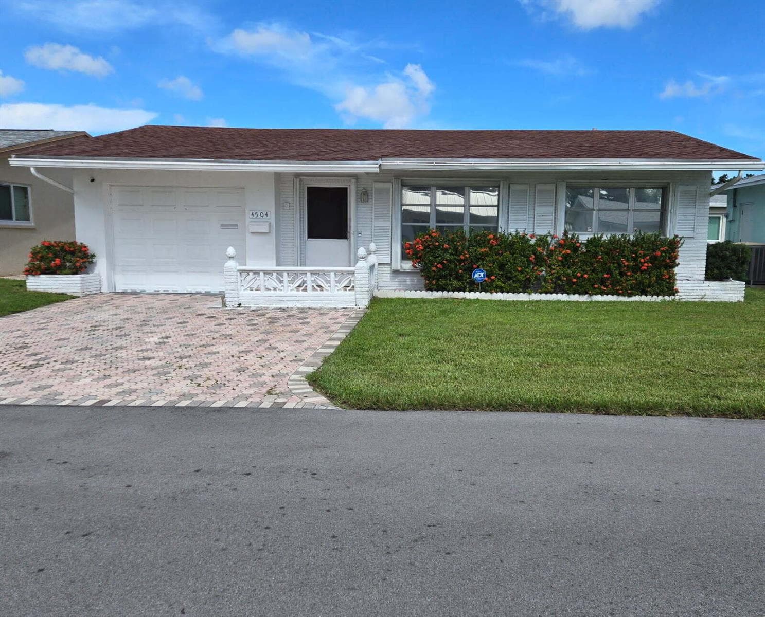 4504 NW 43rd Terrace, Tamarac FL 33319 photo 2