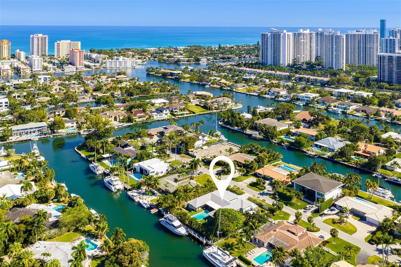 424 Alamanda Dr, Hallandale Beach FL 33009 photo 3