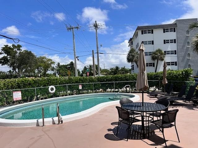 5050 Bayview Dr # 17, Fort Lauderdale, FL 33308 photo 2