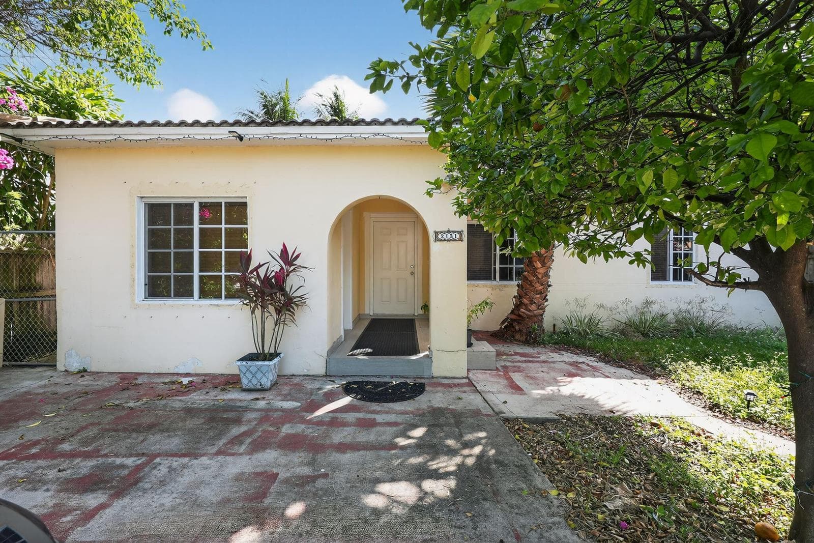 2131 Biarritz Drive, Miami Beach FL 33141 photo 2