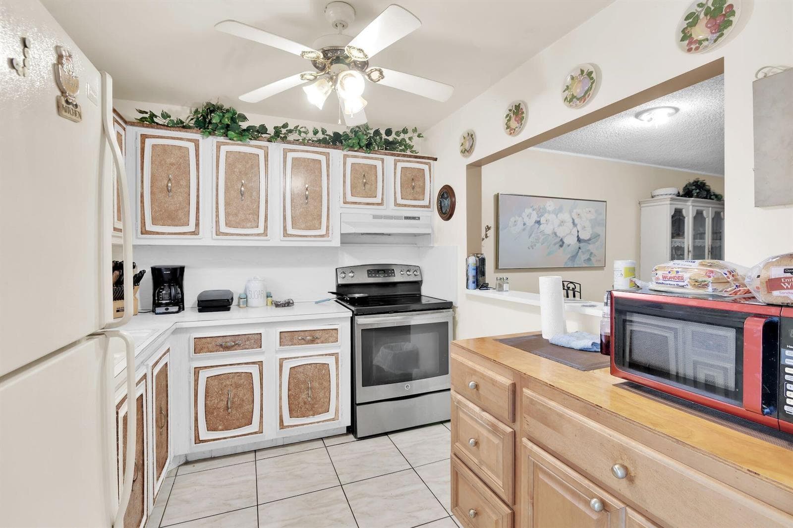 711 Lori Drive # 204, Palm Springs FL 33461 photo 3