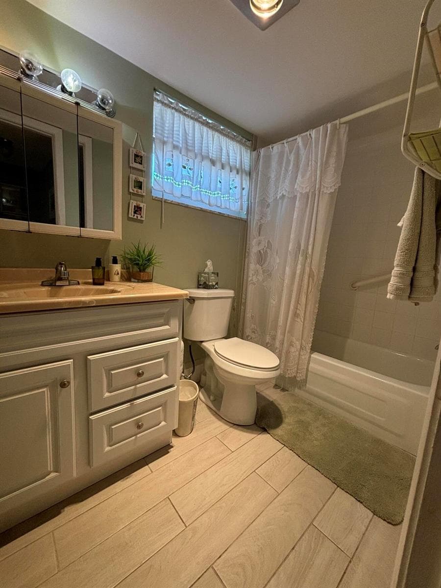 725 Lori Drive # 203, Palm Springs FL 33461 photo 3
