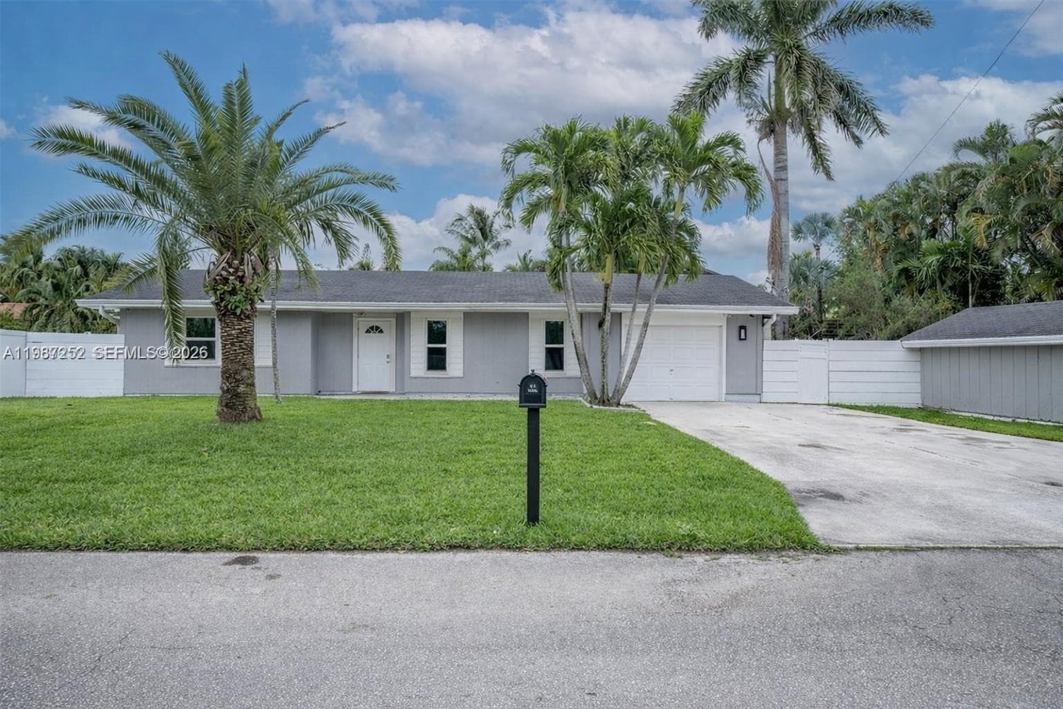 4541 SW 28th Ter, Dania Beach FL 33312