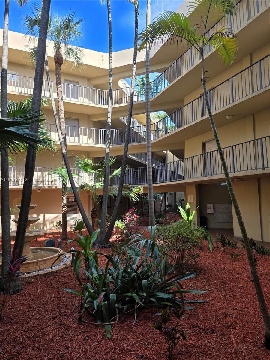 8615 NW 8th St # 319, Miami FL 33126 photo 4