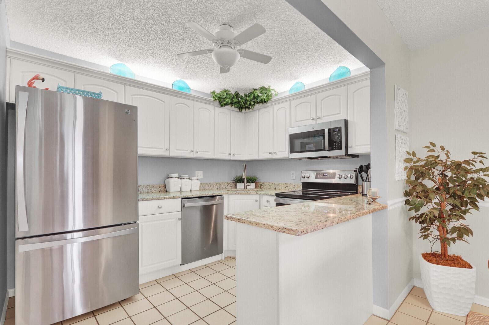 323 Knotty Pine Circle # A2, FL 33463 photo 3