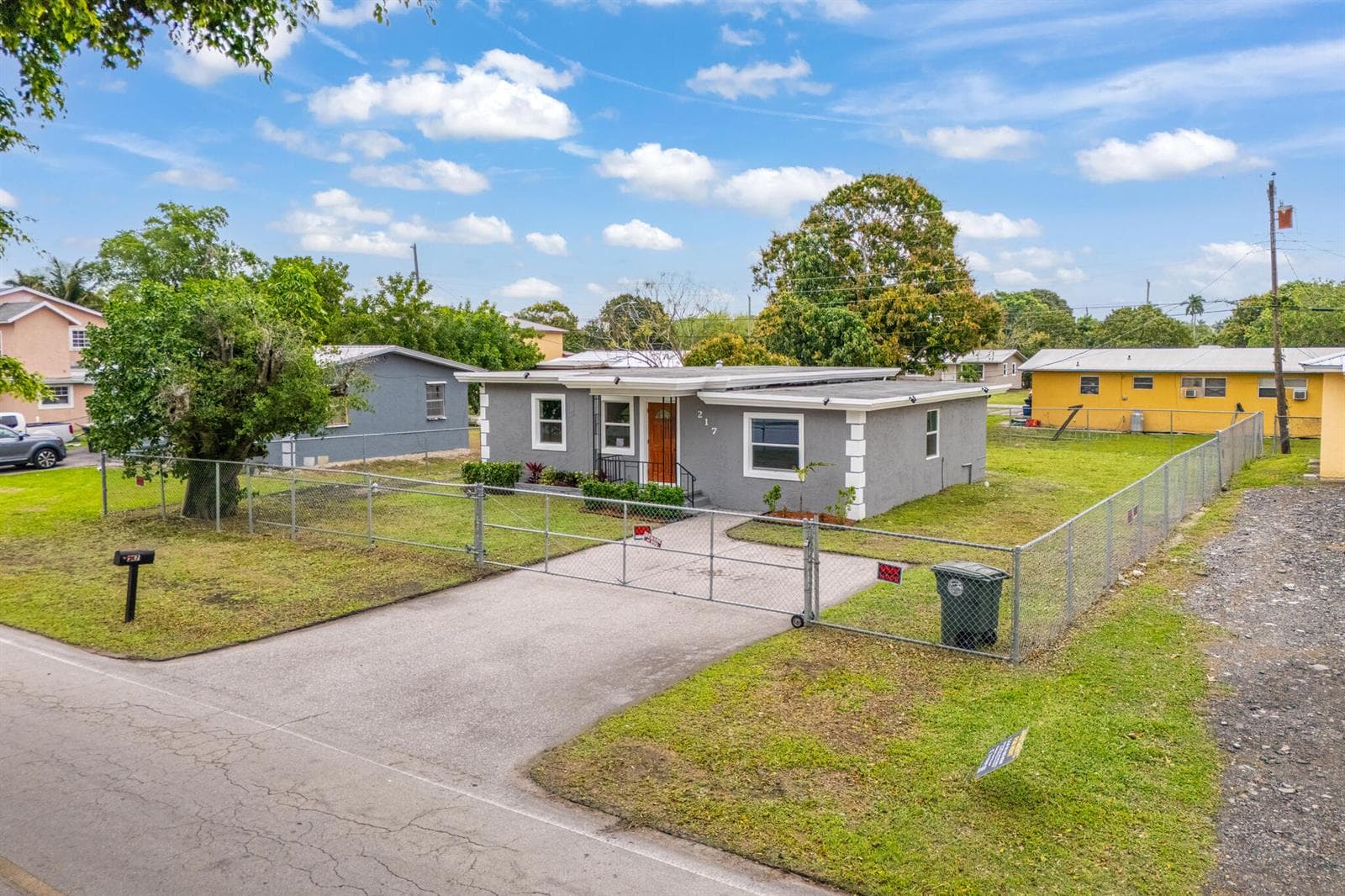 217 NW 14th Street, Belle Glade FL 33430 photo 2