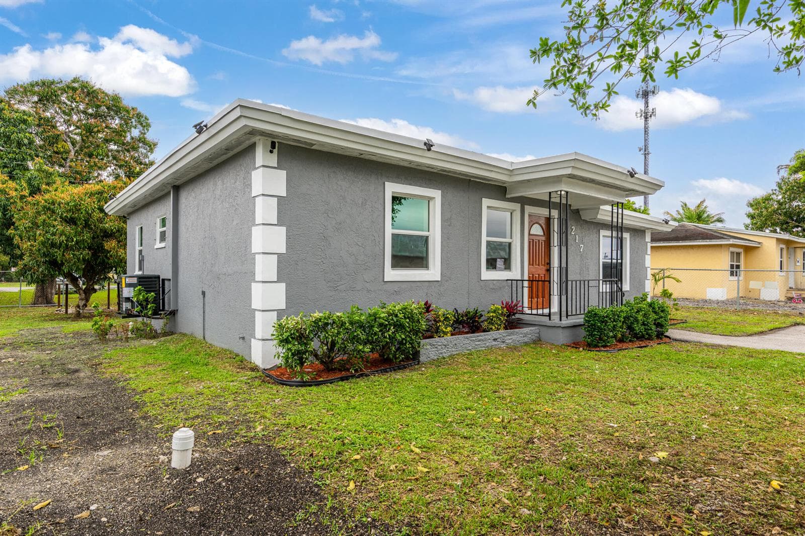 217 NW 14th Street, Belle Glade FL 33430 photo 3