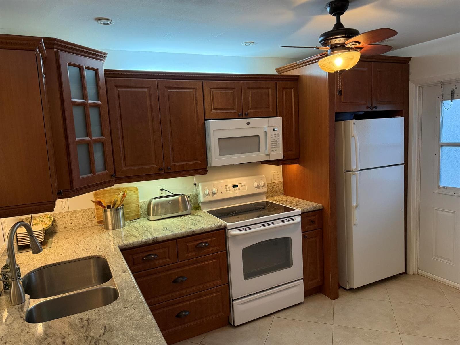 300 NE 14th Avenue # 411, Hallandale Beach FL 33009 photo 3