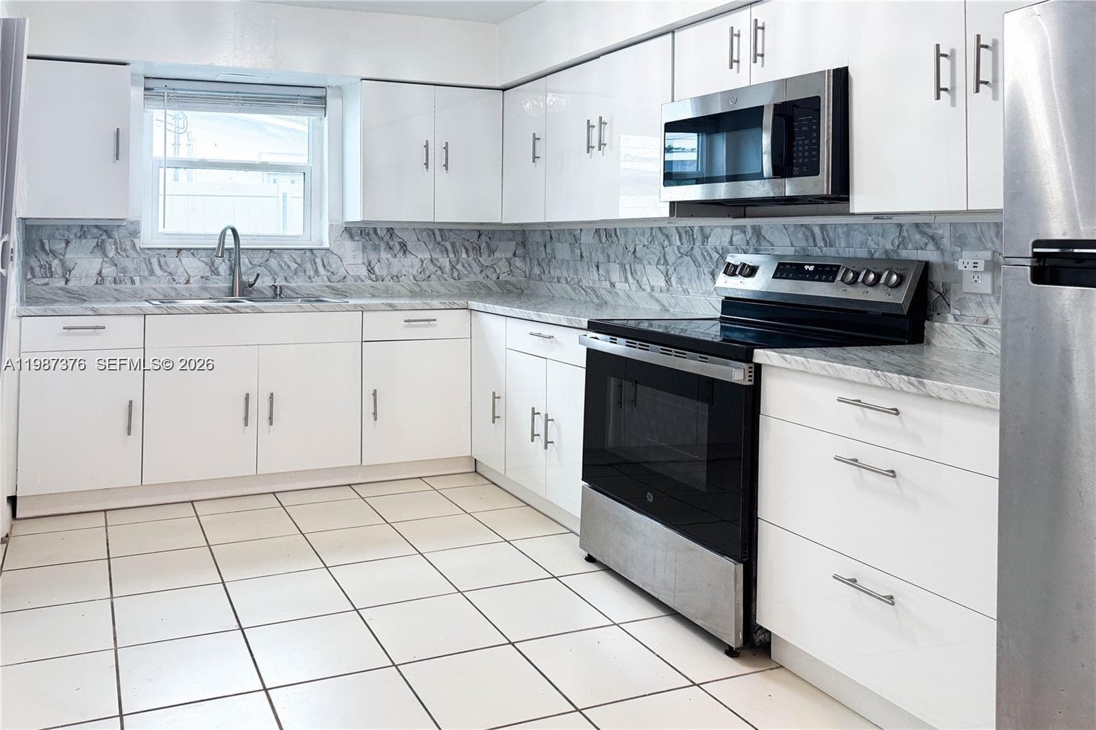 1911 N 44th Ave, Hollywood FL 33021 photo 4