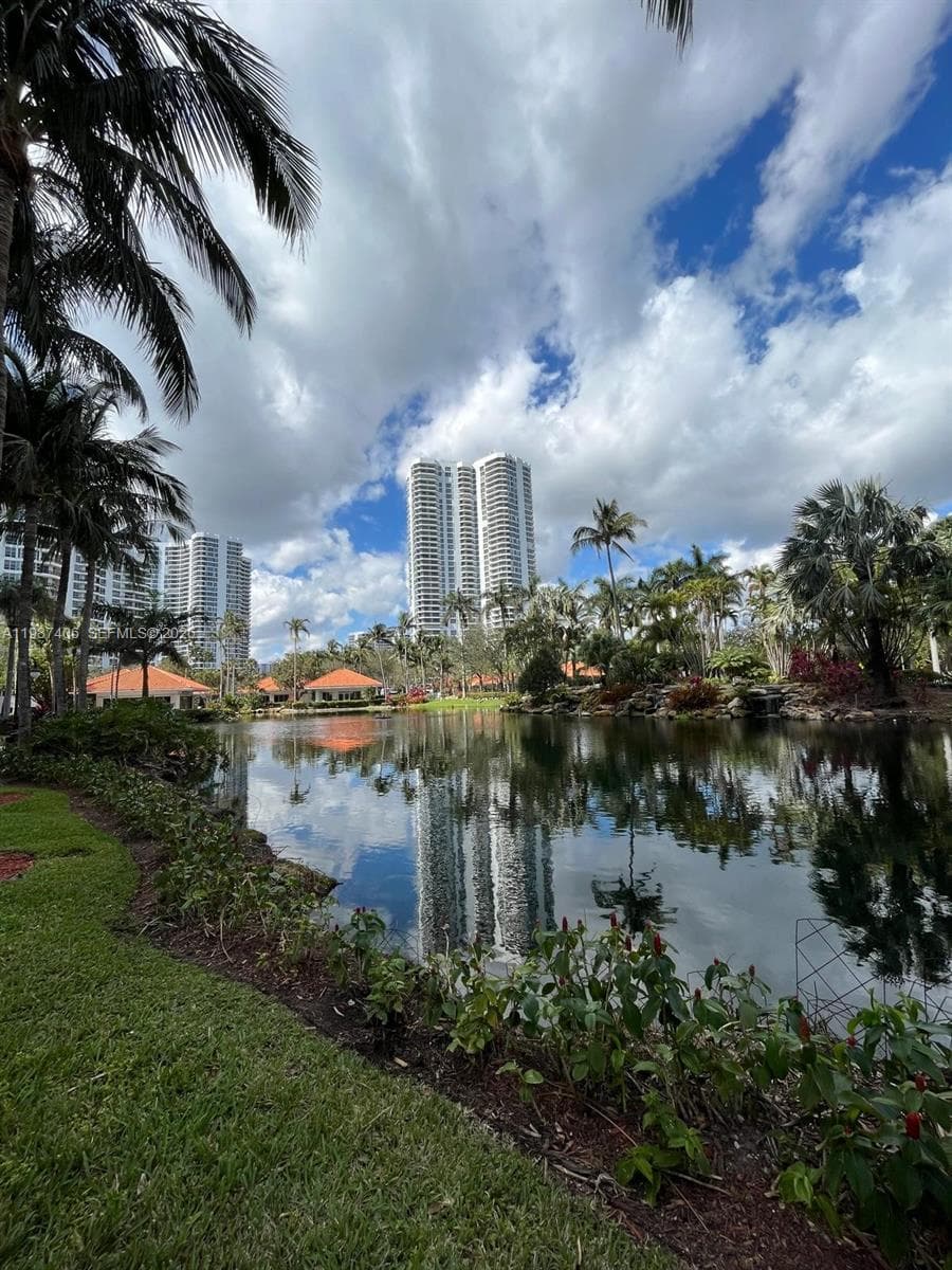 3530 Mystic Pointe Dr # 1412, Aventura FL 33180 photo 5