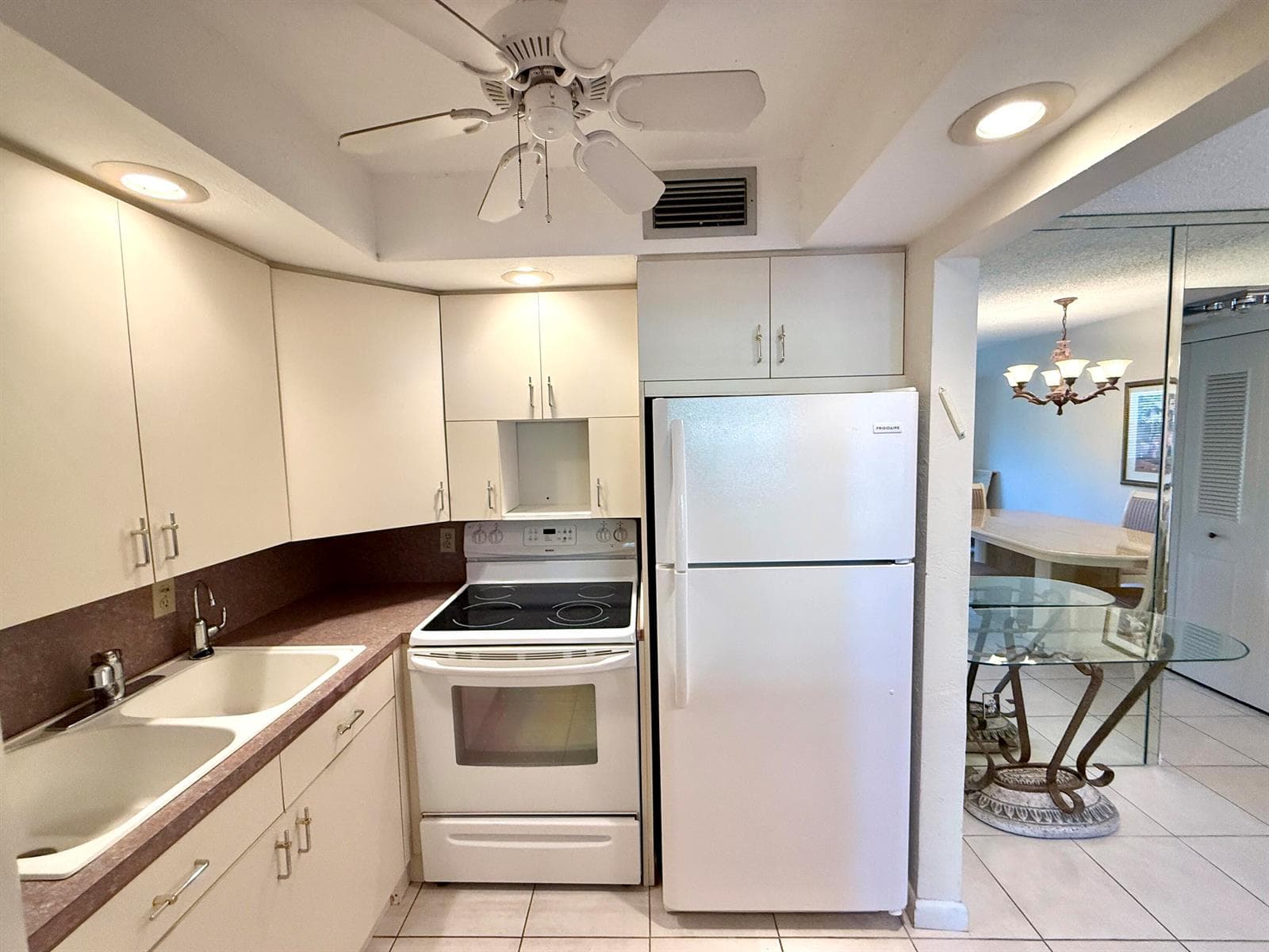 2009 Berkshire A, Deerfield Beach, FL 33442 photo 2
