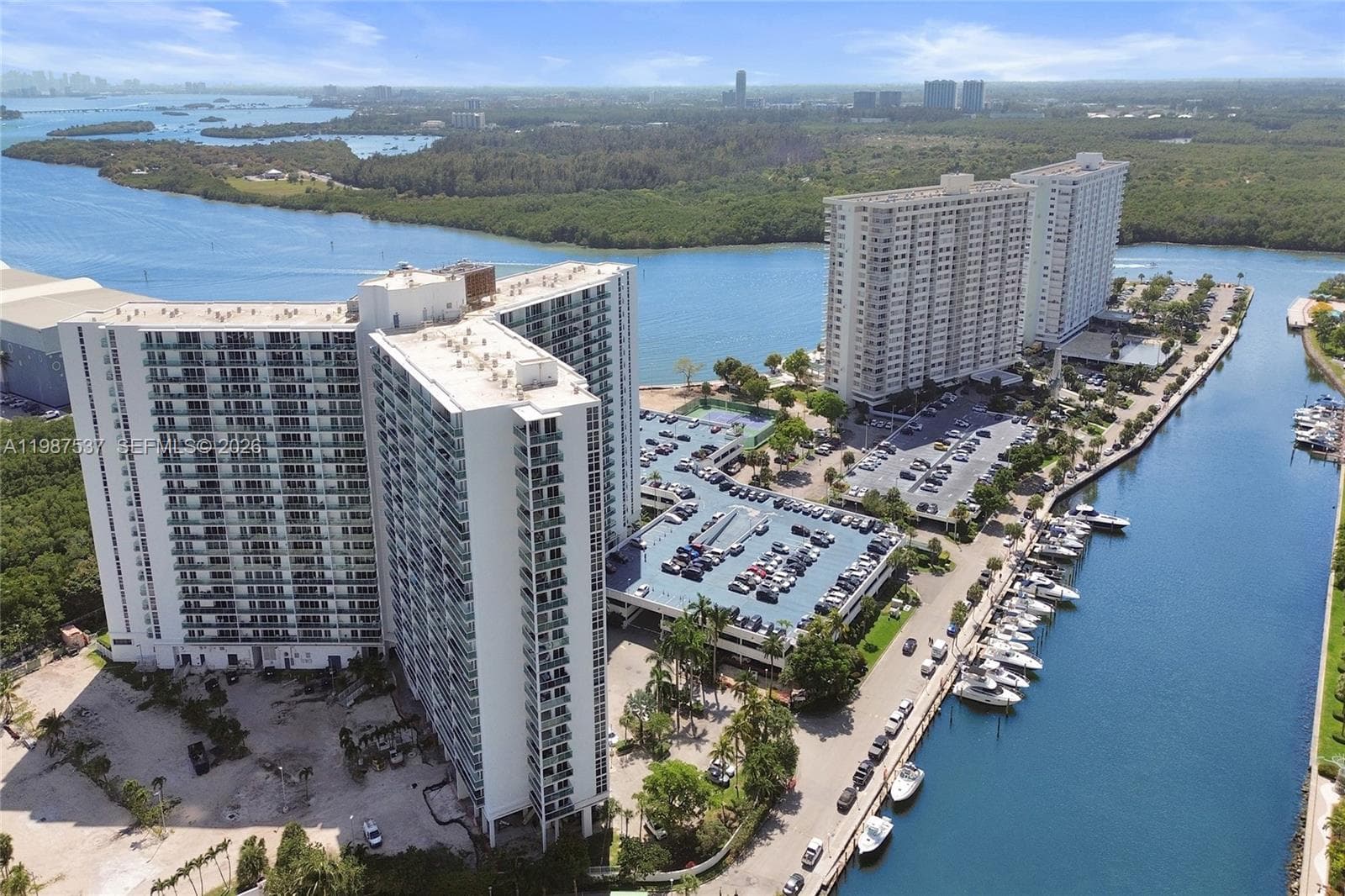 300 Bayview Dr # 915, Sunny Isles Beach FL 33160 photo 2