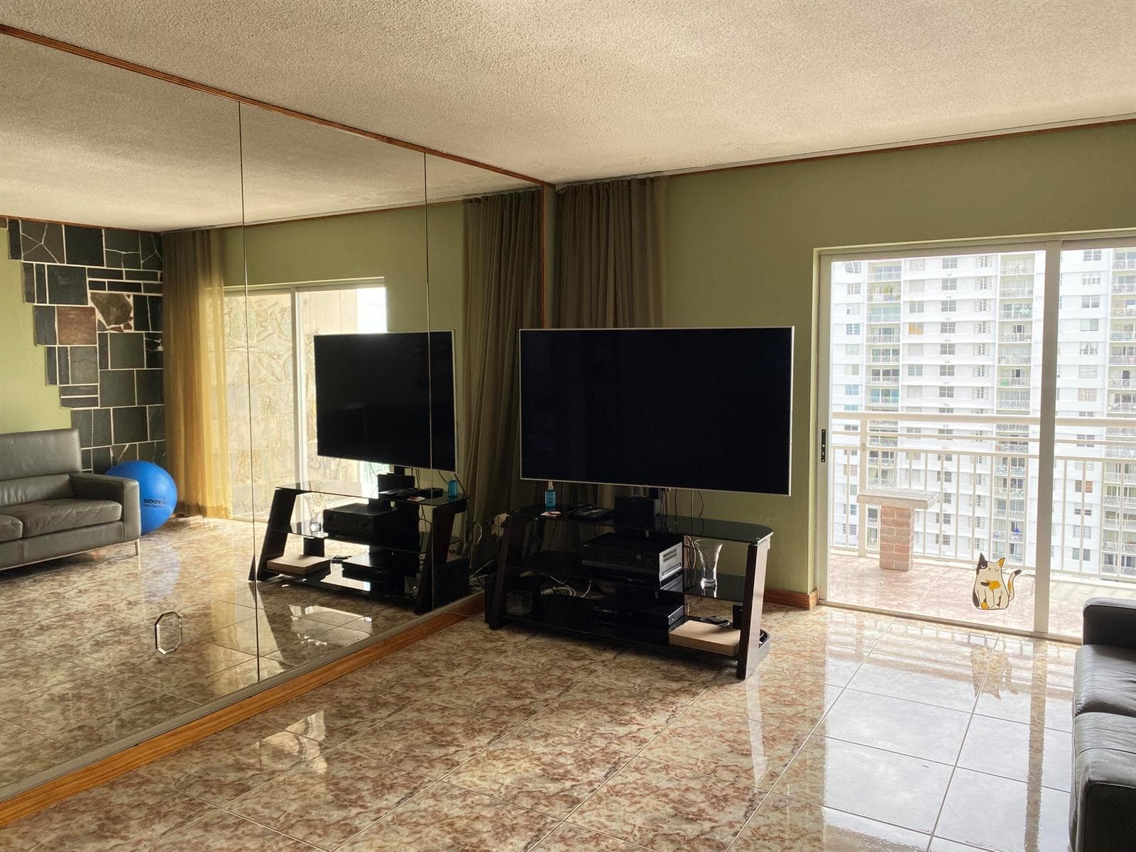 400 Kings Point Drive # 1423, Sunny Isles Beach FL 33160 photo 2
