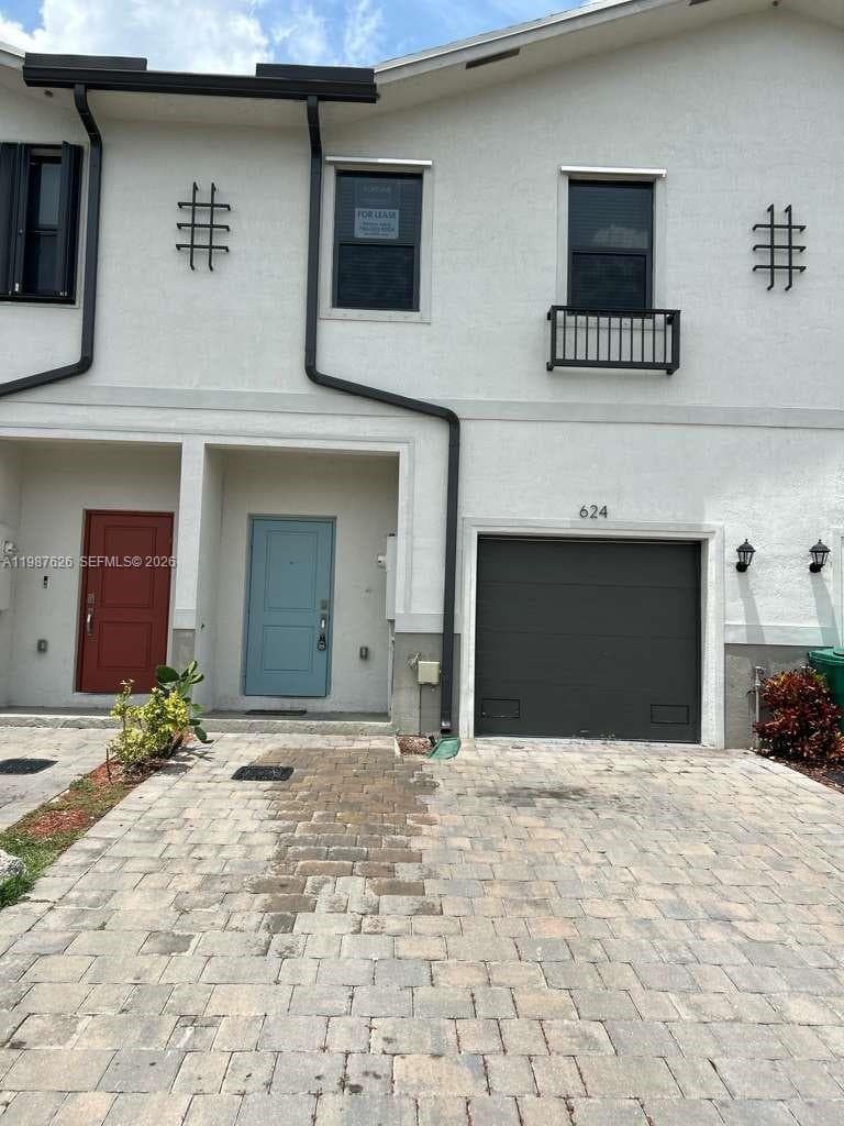 624 SW 12th St, Florida City FL 33034