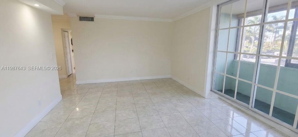 5055 NW 7th St # 206, Miami FL 33126 photo 2