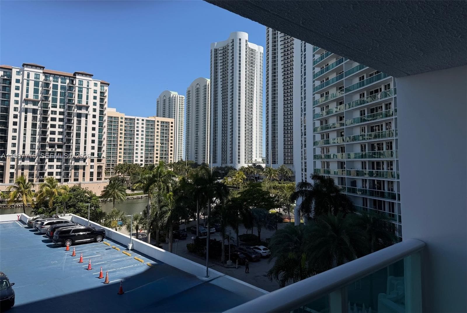 100 Bayview Dr # 528, Sunny Isles Beach FL 33160 photo 3