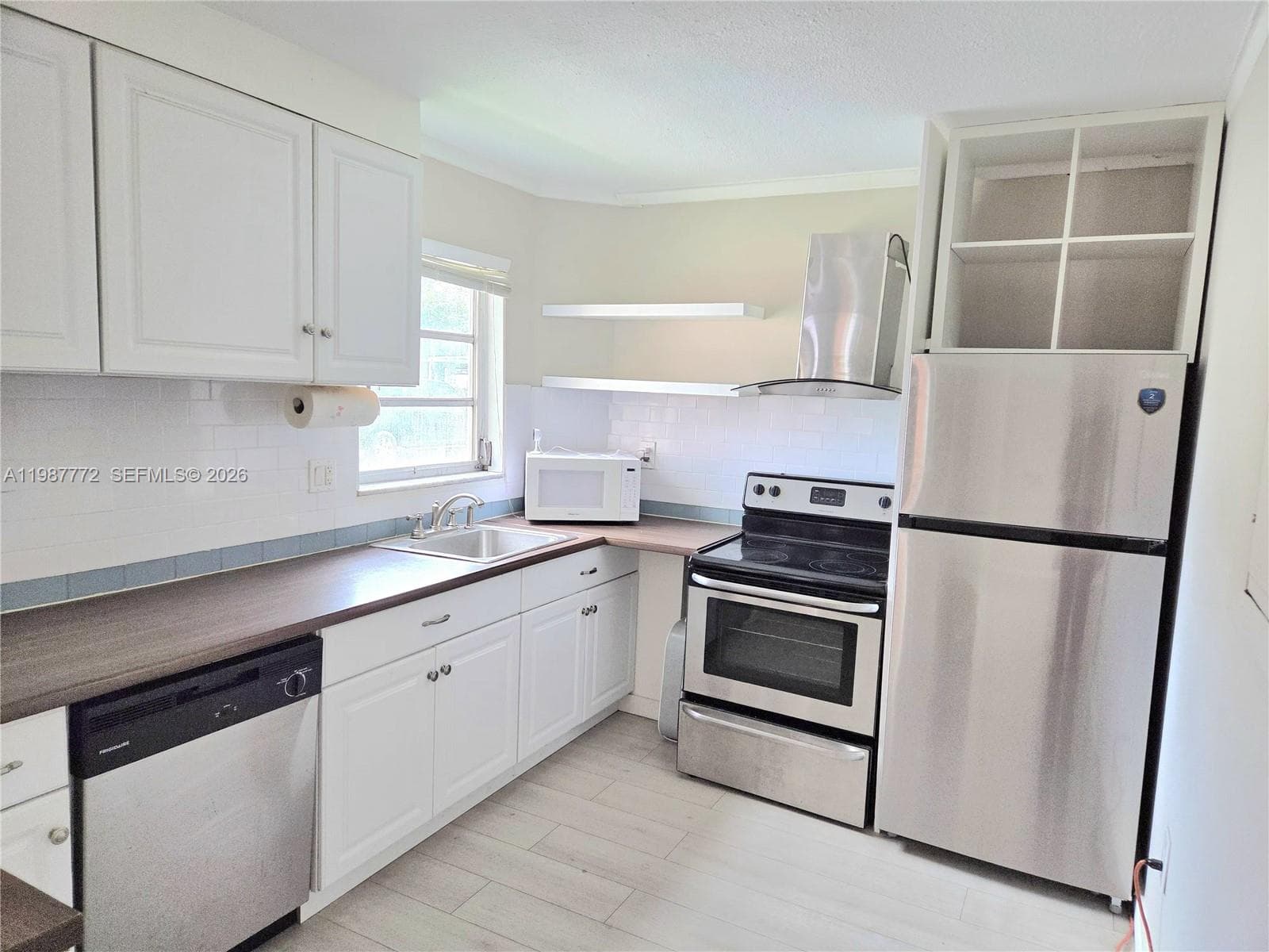 1700 NE 191st St # 100, Miami FL 33179 photo 3