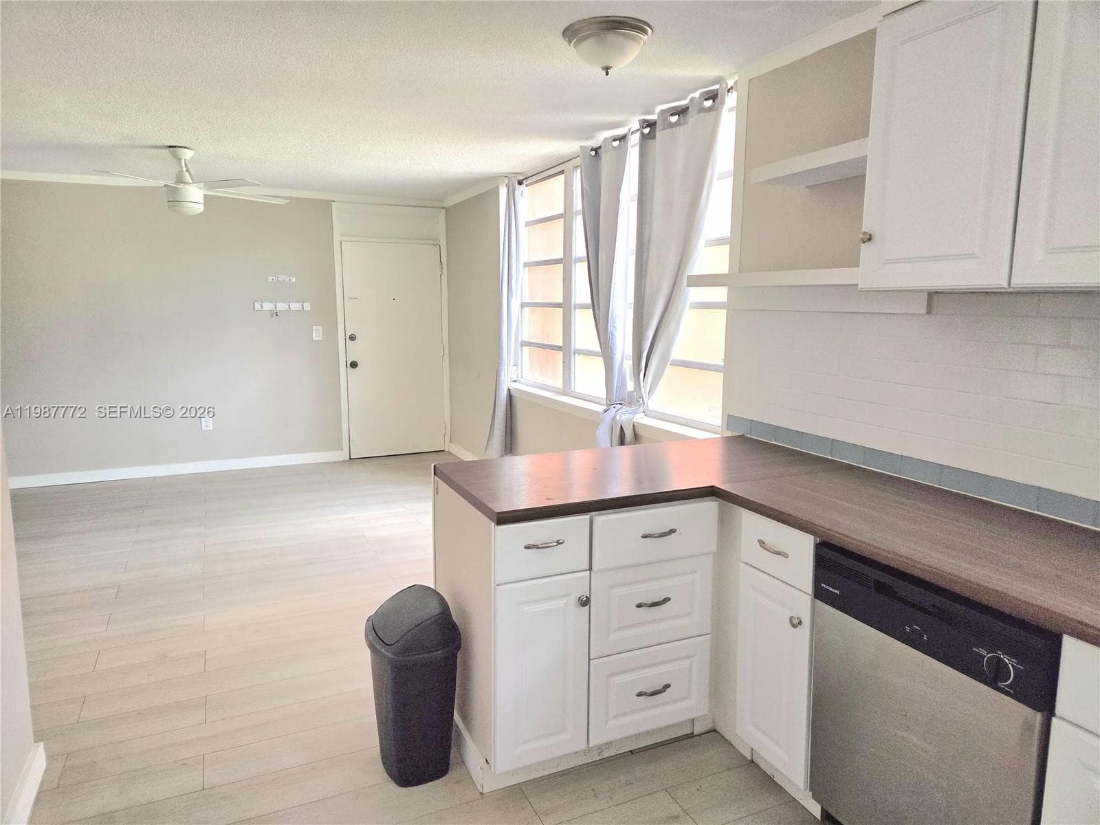 1700 NE 191st St # 100, Miami FL 33179 photo 4