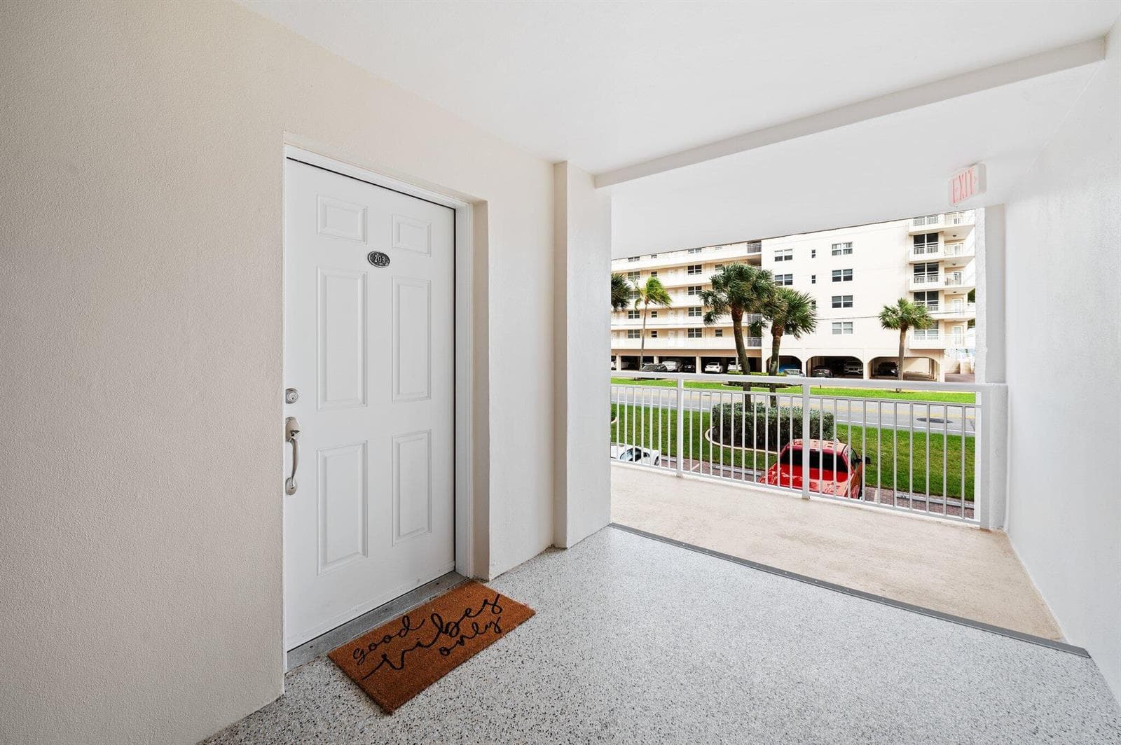 1050 Hillsboro Mile Unit 203w, Hillsboro Beach FL 33062 photo 3