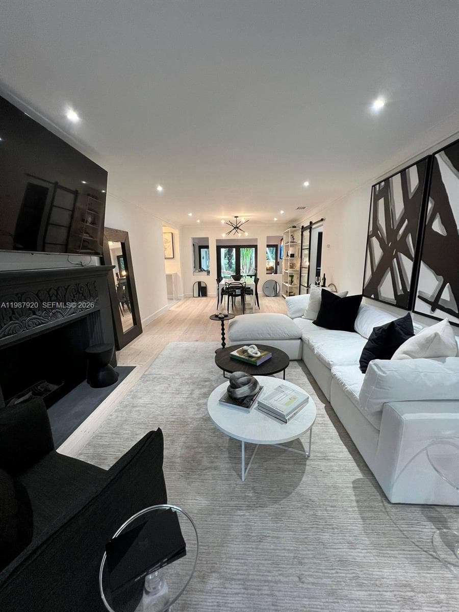 5173 Alton Rd, Miami Beach FL 33140 photo 2