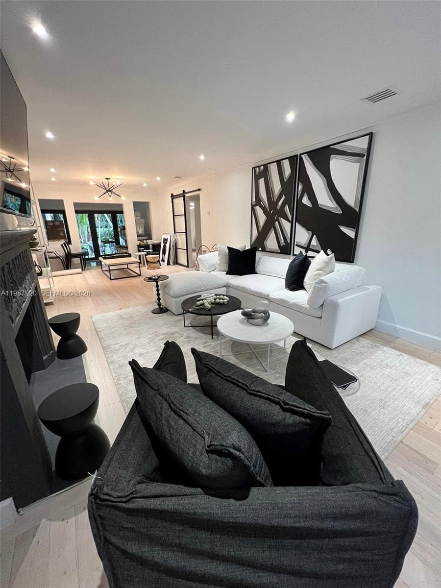 5173 Alton Rd, Miami Beach FL 33140 photo 4