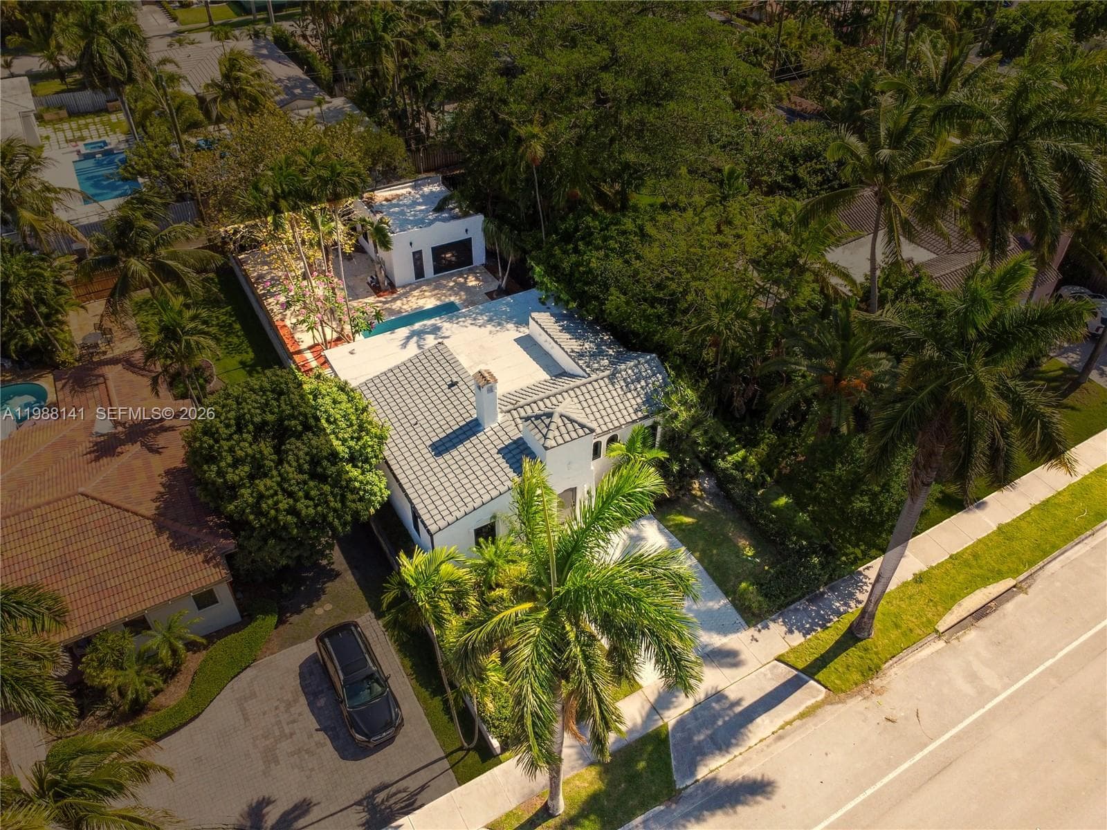 1108 Harrison St, Hollywood FL 33019 photo 2