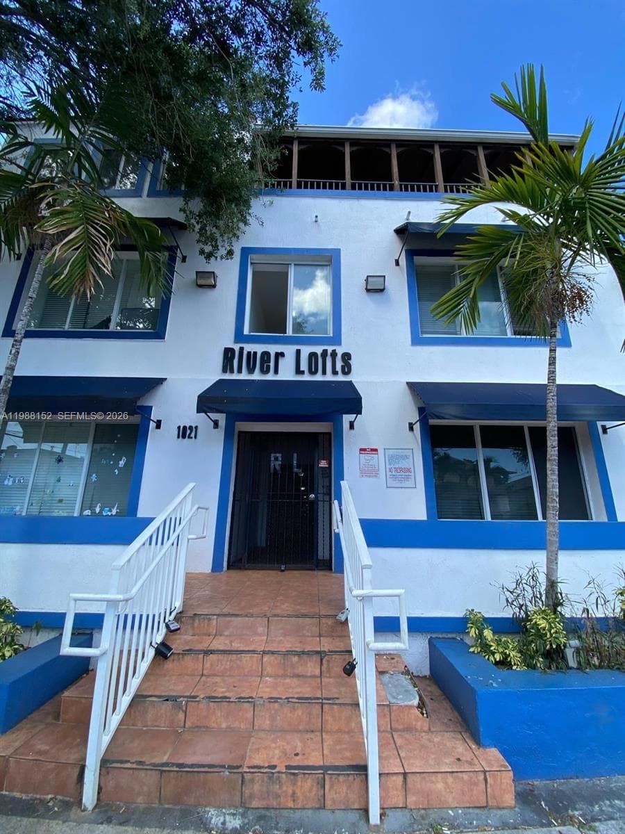 1021 NW 3rd st # 305, Miami FL 33128