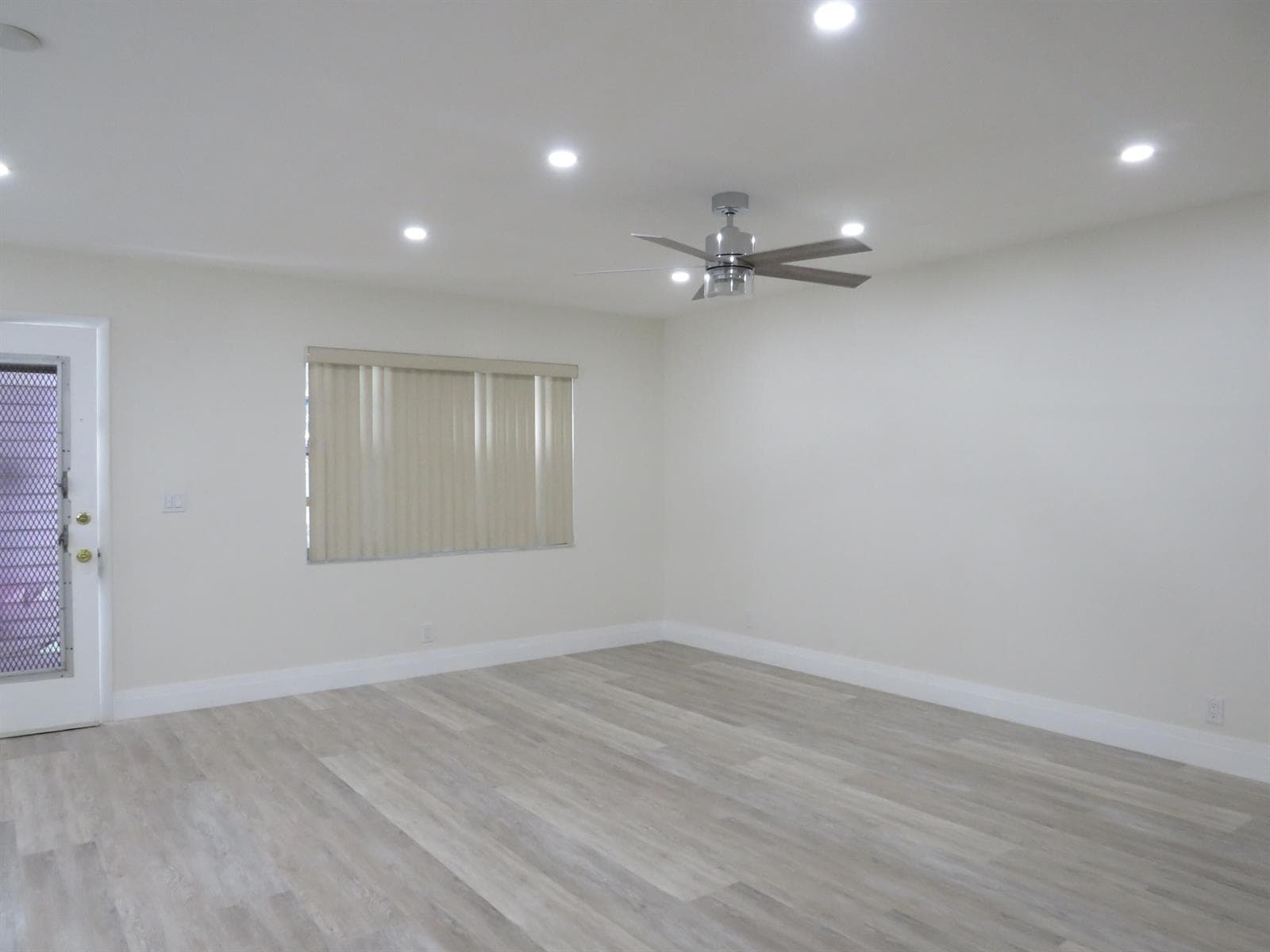 557 Burgundy L, Delray Beach FL 33484 photo 3