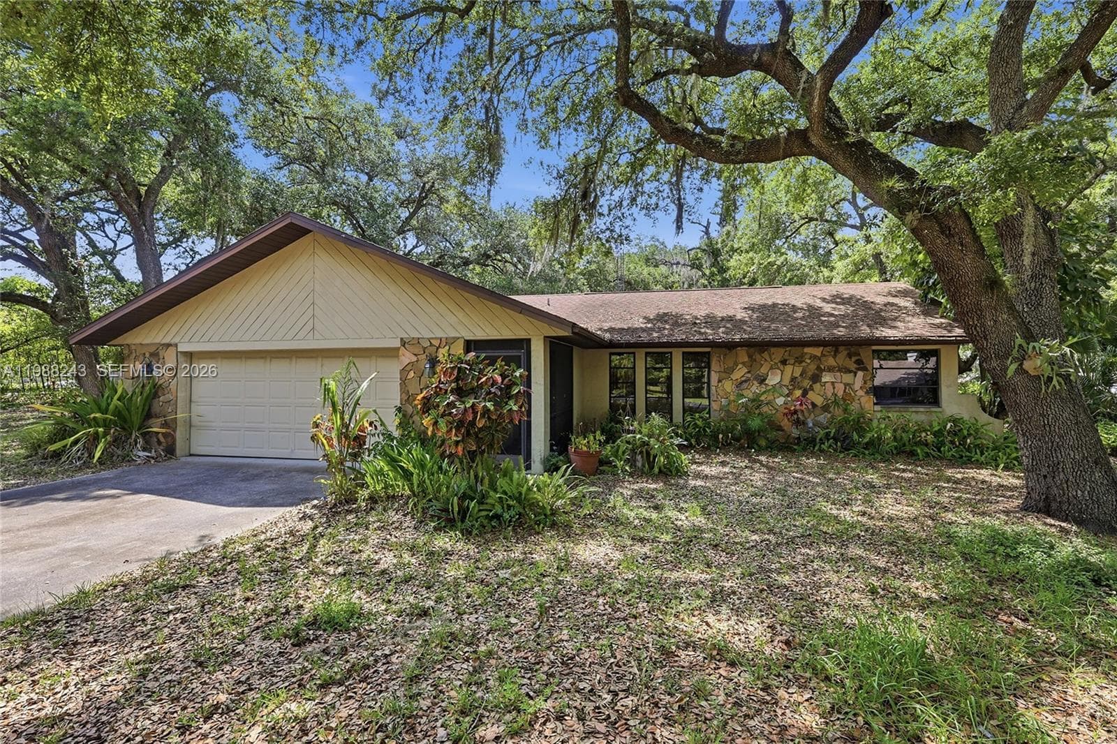 1625 Sunkist Way, Fort Myers FL 33905 photo 2