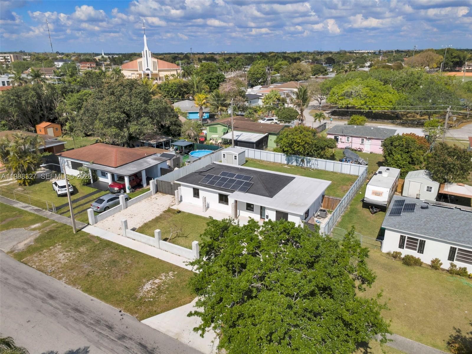 14520 Carver Drive, Miami FL 33176 photo 3