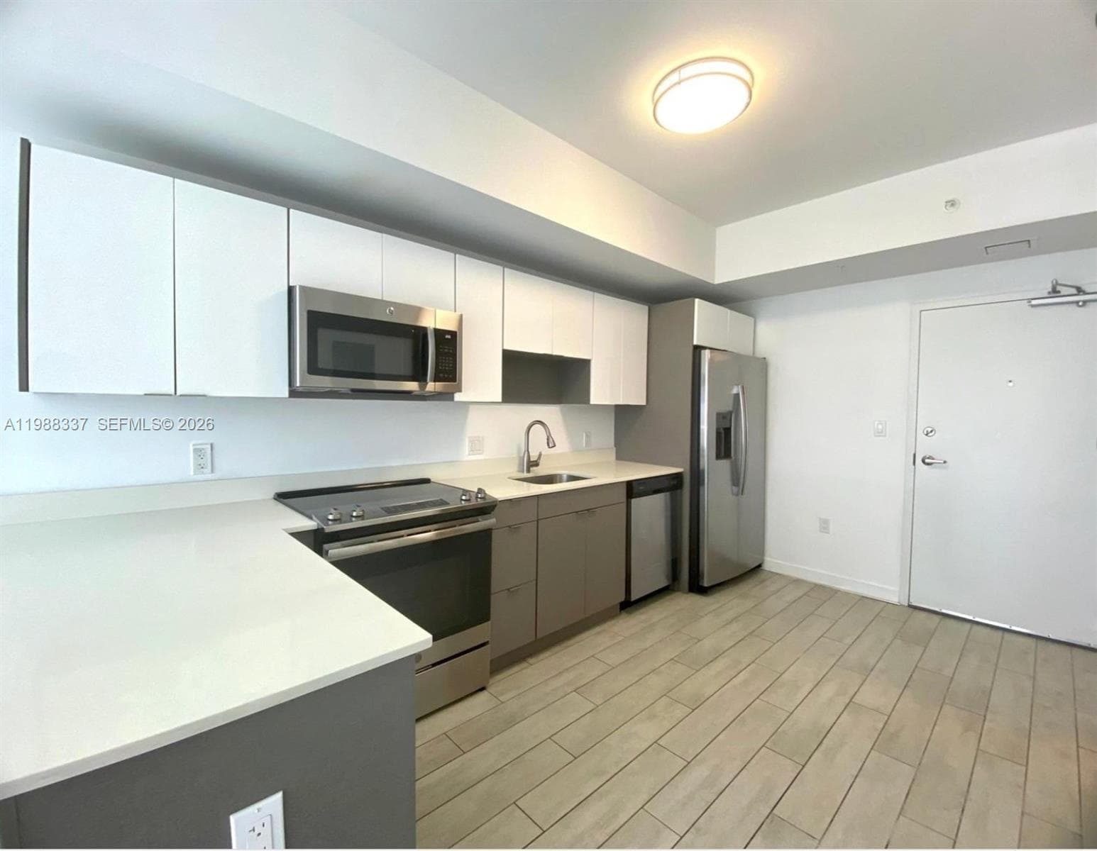 321 NE 26th St # 514, Miami FL 33137 photo 2